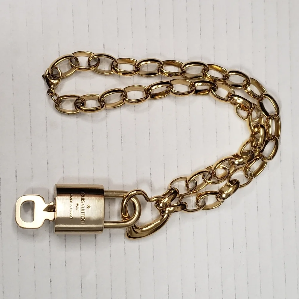Authentic Louis Vuitton Padlock Gold Pendant W/ Fashion Geometry Stainless Steel - Picture 6 of 10